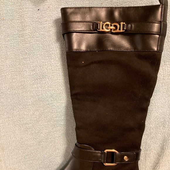 New with tags. Liz Claiborne boots. 7.5M. Black with gold accents. - Picture 3 of 11